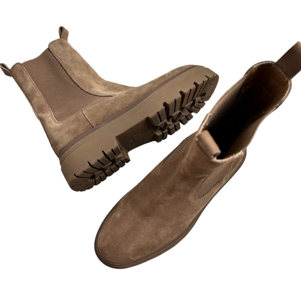 ZARA Women’s Suede Chelsea Boots Tan
Chunky Sole Side Elastic Goring 37 (US 6.5)